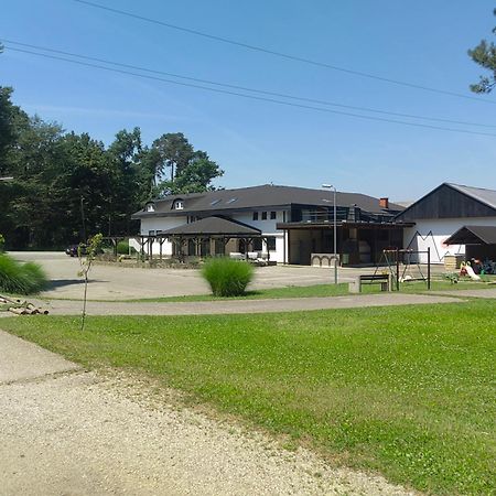 Bed and Breakfast Wow Sleeping Miklavž na Dravskem Polju Zewnętrze zdjęcie
