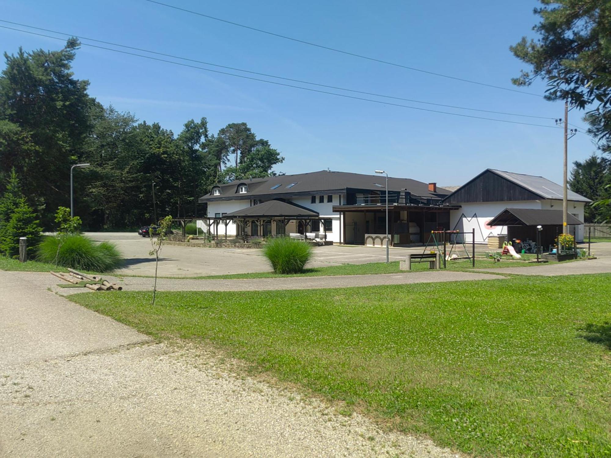 Bed and Breakfast Wow Sleeping Miklavž na Dravskem Polju Zewnętrze zdjęcie